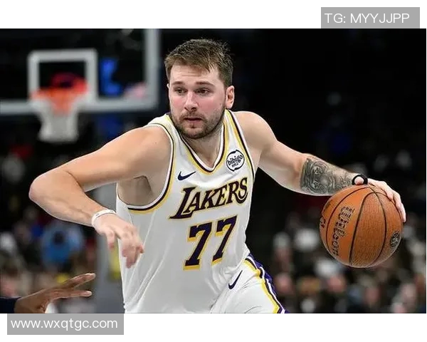 读秒抛投绝杀！里夫斯表现神勇，没了詹姆斯东契奇也能赢